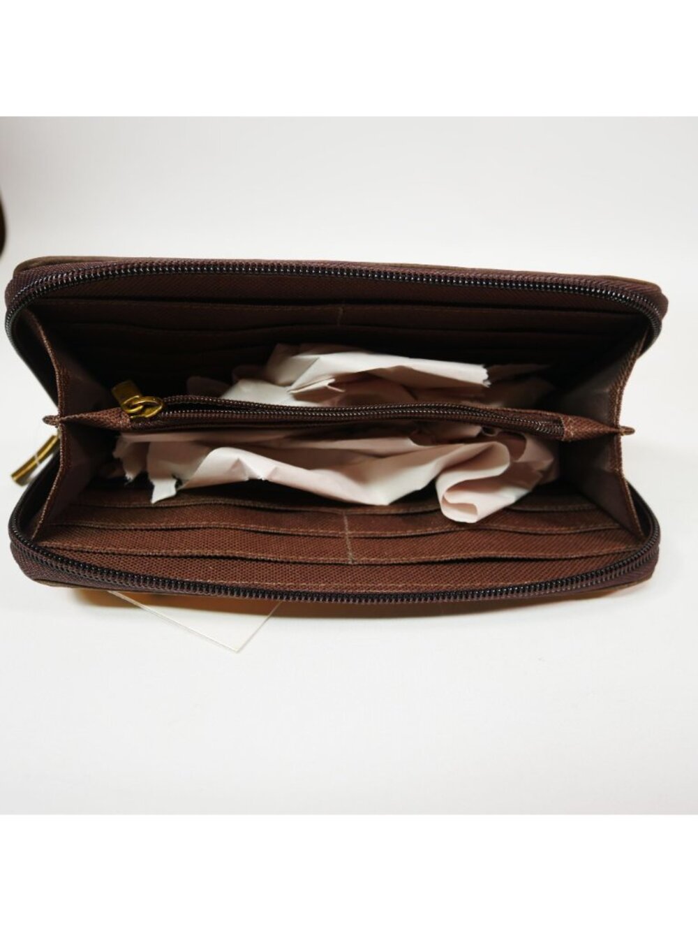 Made In Bario The Cork Vegan Wallet With Zipper Closure & Multiple Compartments - Picture 5 of 7